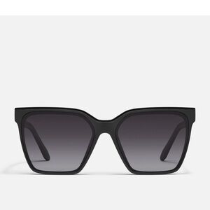 Quay sunglasses Level up Black Frame / Smoke Polarized Lens